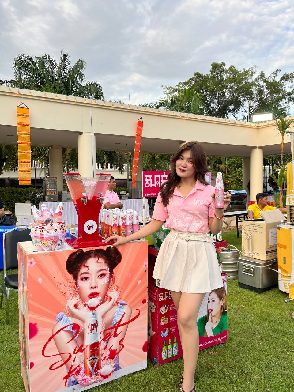 Thai Embassy with Da Houg Heng 13